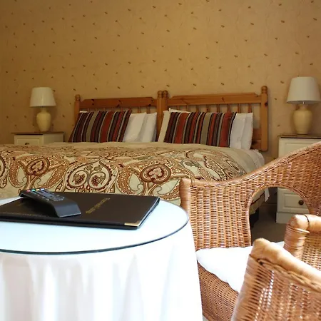 Pinewood Bed & Breakfast *