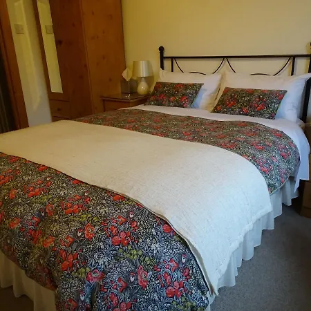 Pinewood Bed & Breakfast
